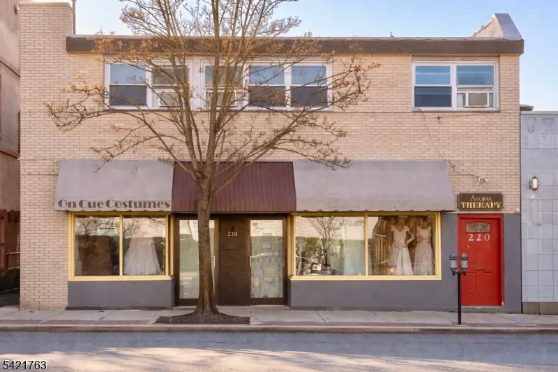 220 Bloomfield Ave Montclair, NJ 07042