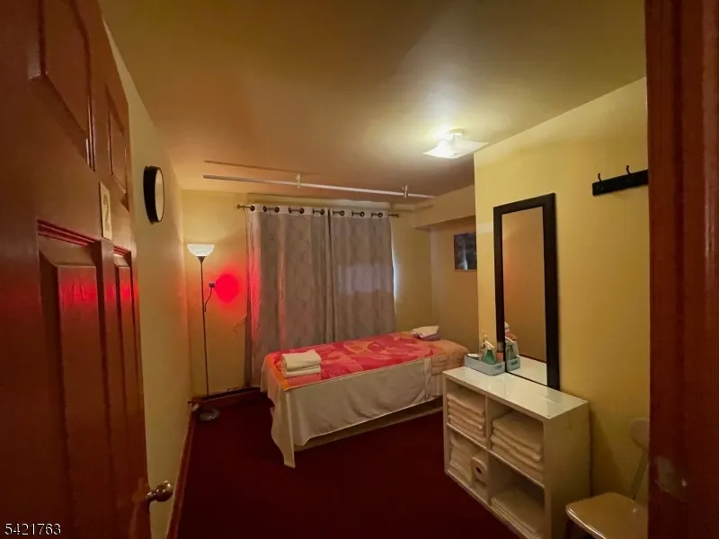 220 Bloomfield Ave Montclair, NJ 07042