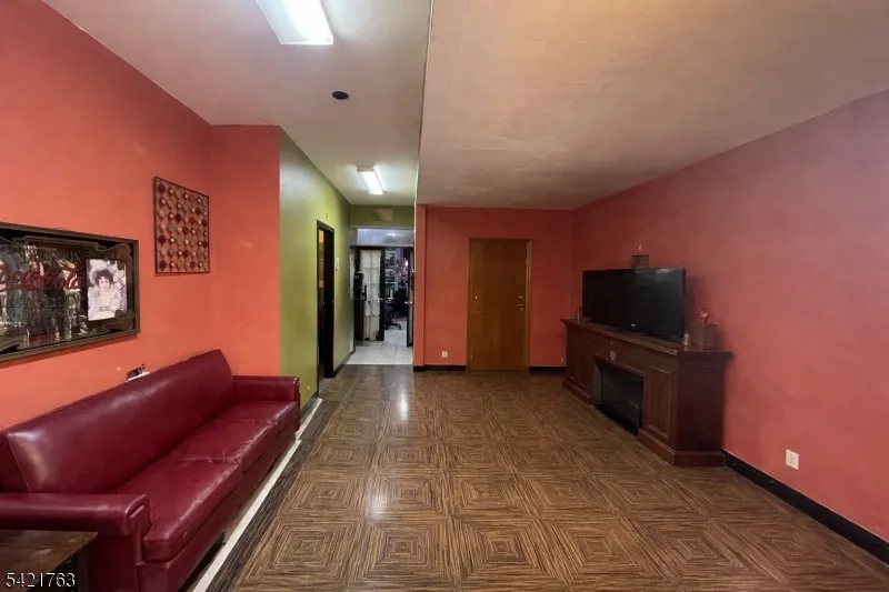 220 Bloomfield Ave Montclair, NJ 07042