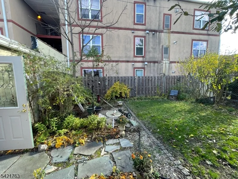 220 Bloomfield Ave Montclair, NJ 07042