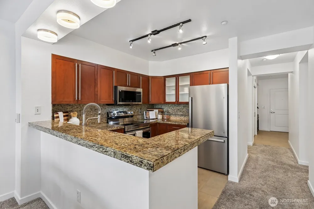 211 Kirkland Avenue #206 Kirkland, WA 98033