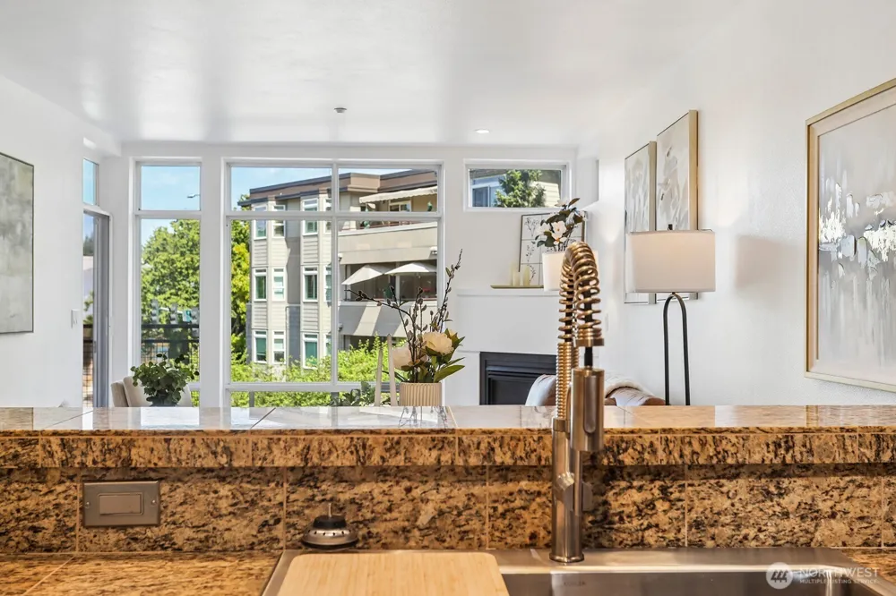211 Kirkland Avenue #206 Kirkland, WA 98033