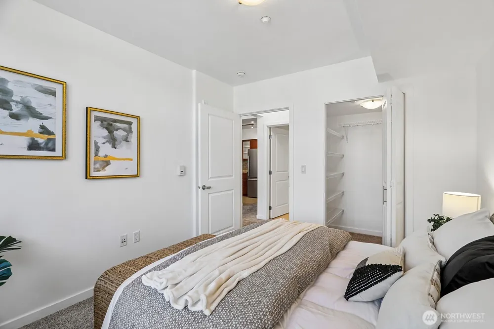 211 Kirkland Avenue #206 Kirkland, WA 98033