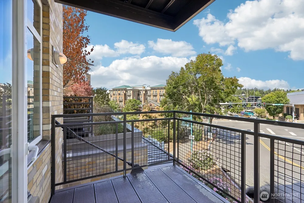 211 Kirkland Avenue #206 Kirkland, WA 98033