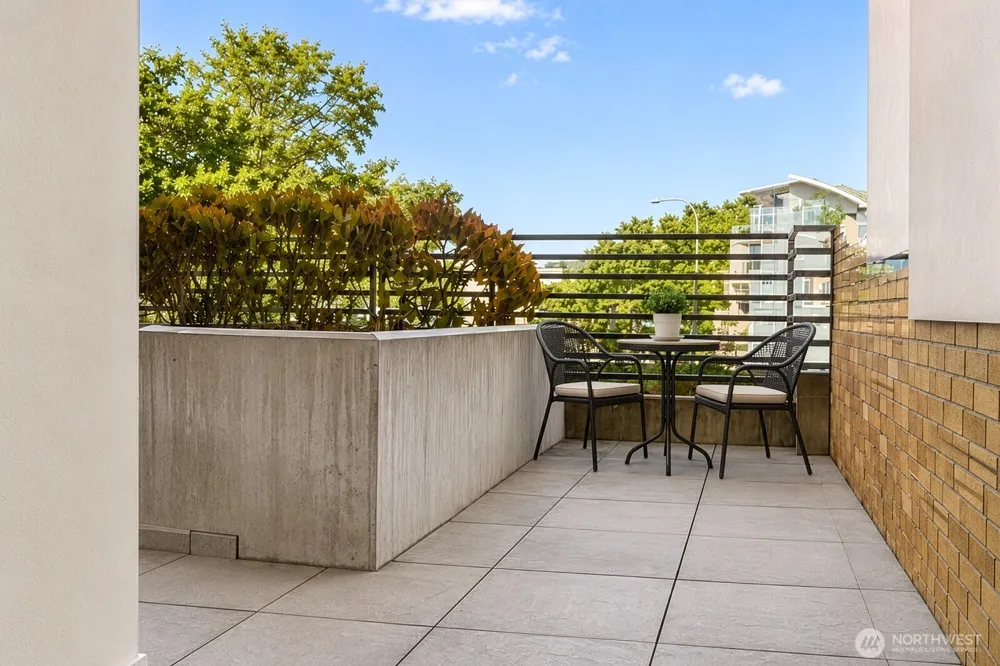 211 Kirkland Avenue #206 Kirkland, WA 98033