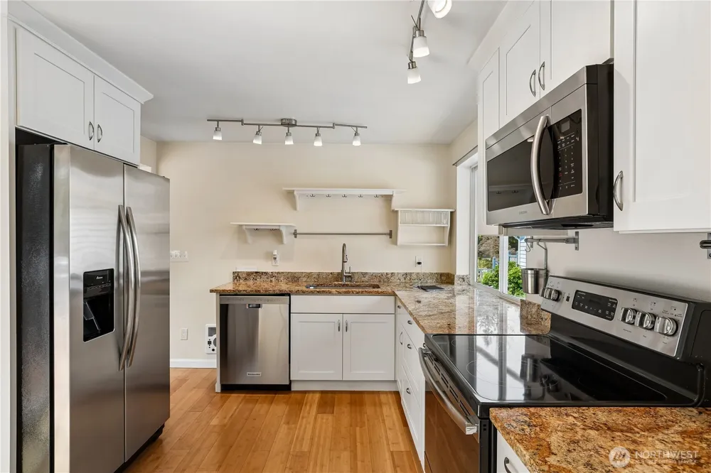 20224 Greenwood ave N Shoreline, WA 98133