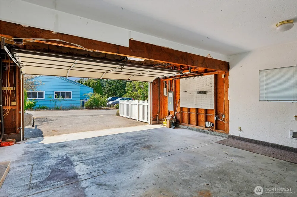 20224 Greenwood ave N Shoreline, WA 98133