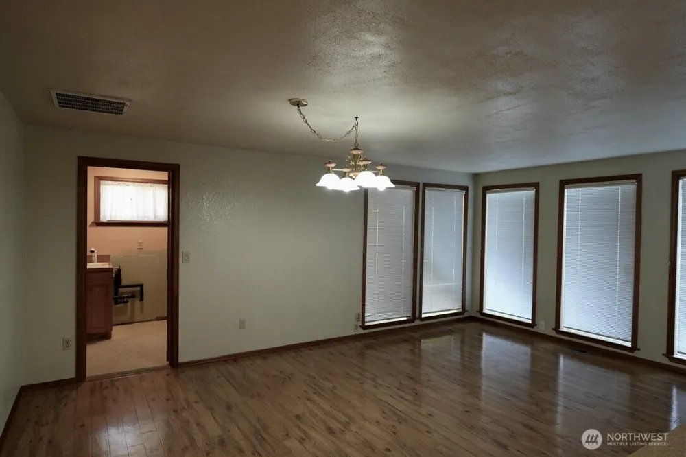 5204 53rd Street W University Place, WA 98467