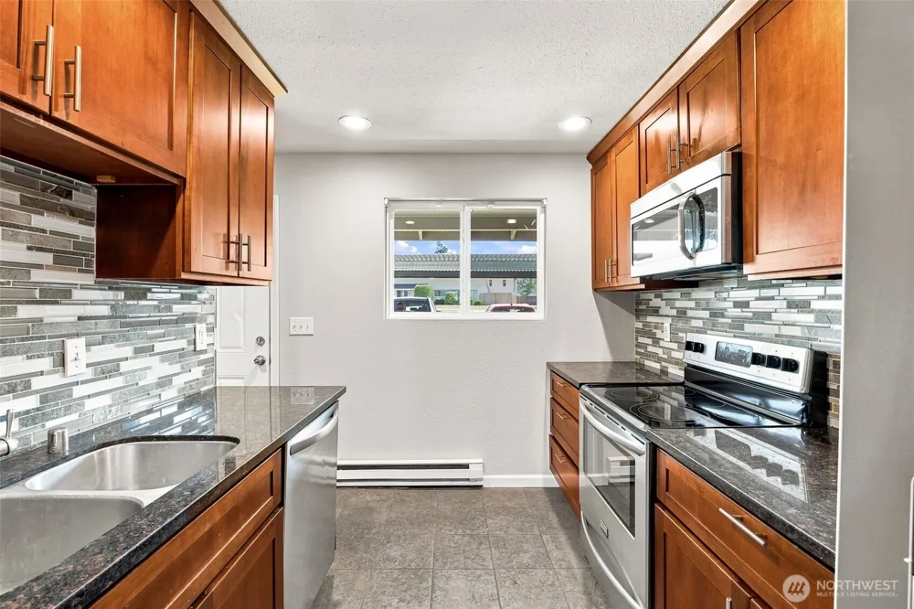 12418 SE 272nd Place #C Kent, WA 98030