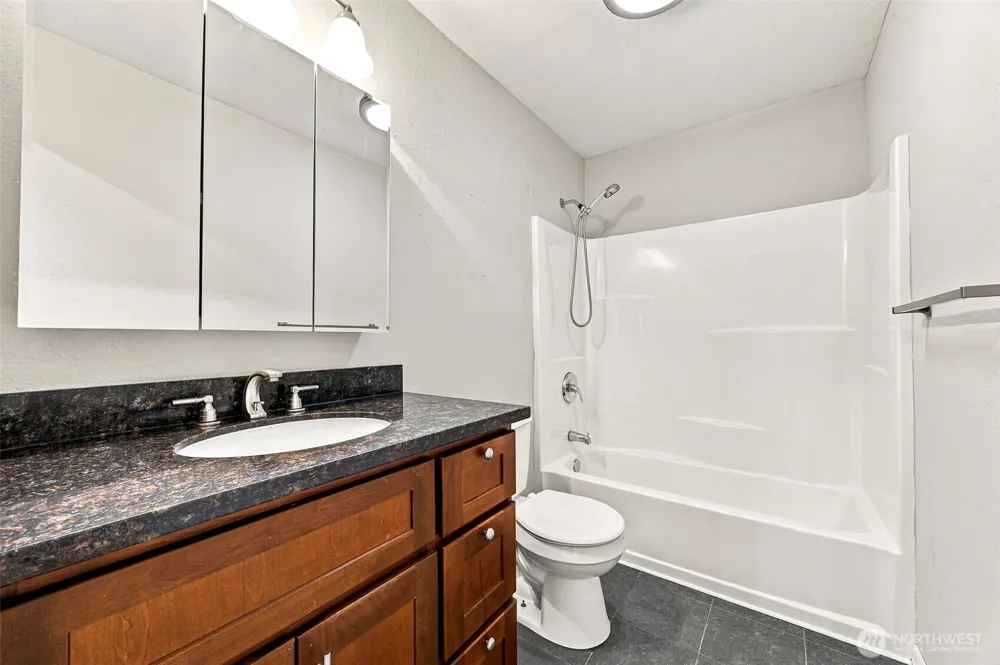 12418 SE 272nd Place #C Kent, WA 98030