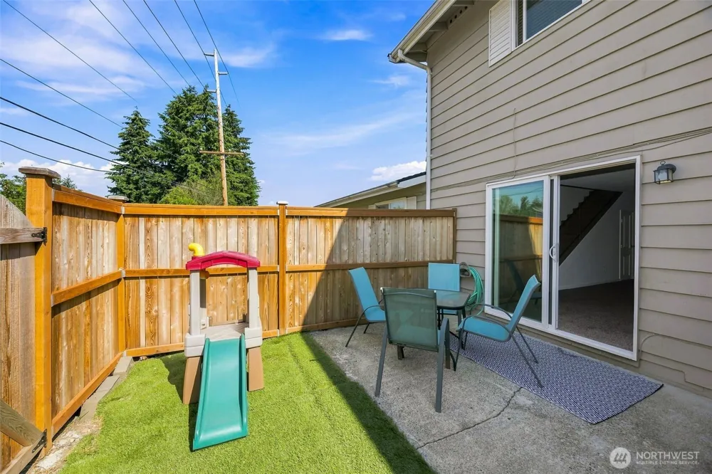 12418 SE 272nd Place #C Kent, WA 98030