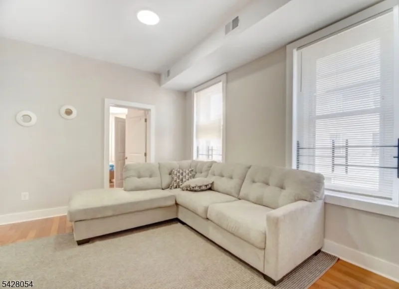 415 Central Ave Newark City, NJ 07107