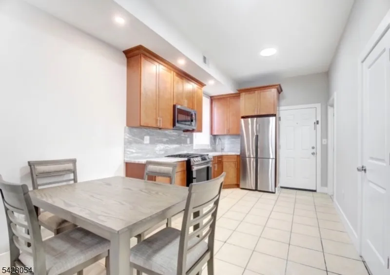 415 Central Ave Newark City, NJ 07107