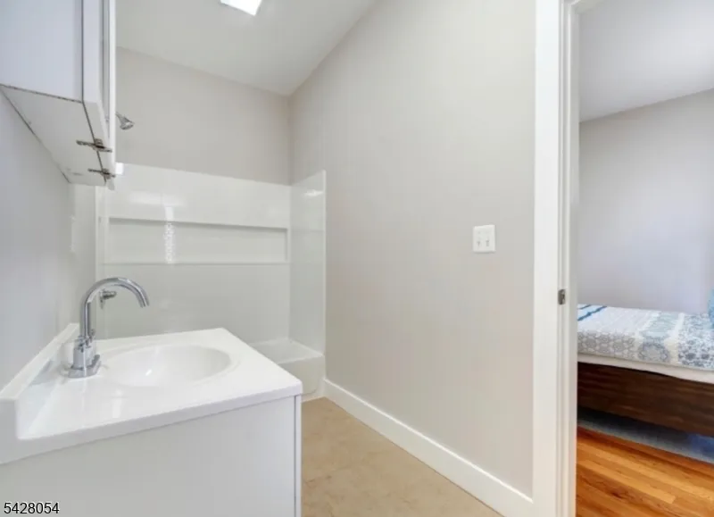 415 Central Ave Newark City, NJ 07107