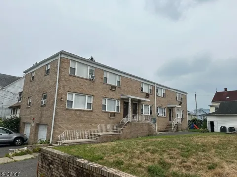 328 Dakota St