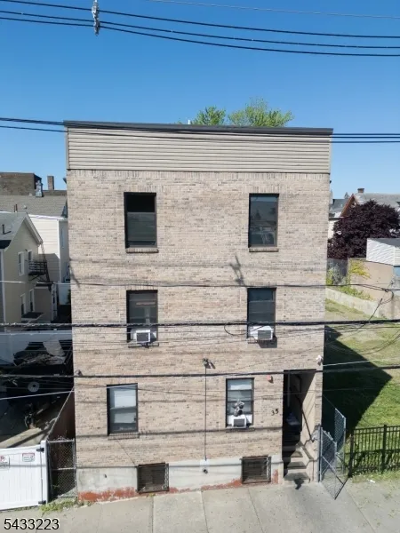 35 Columbia Ave Passaic City, NJ 07055