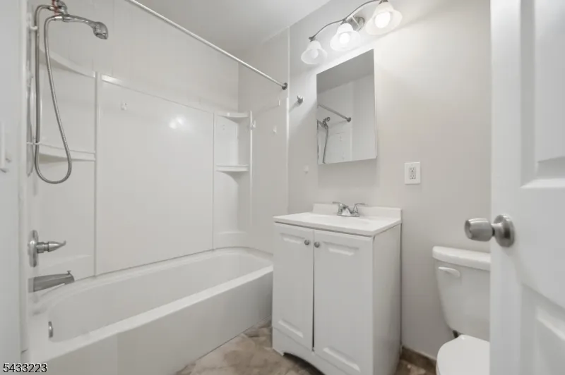 35 Columbia Ave Passaic City, NJ 07055