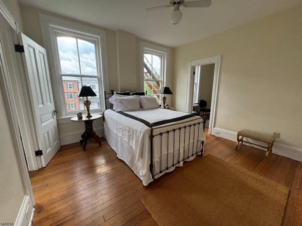 17 Bridge St Frenchtown, NJ 08825