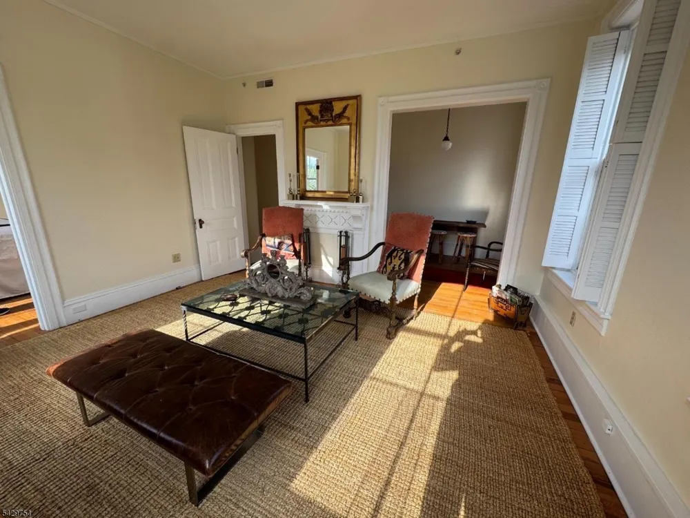 17 Bridge St Frenchtown, NJ 08825