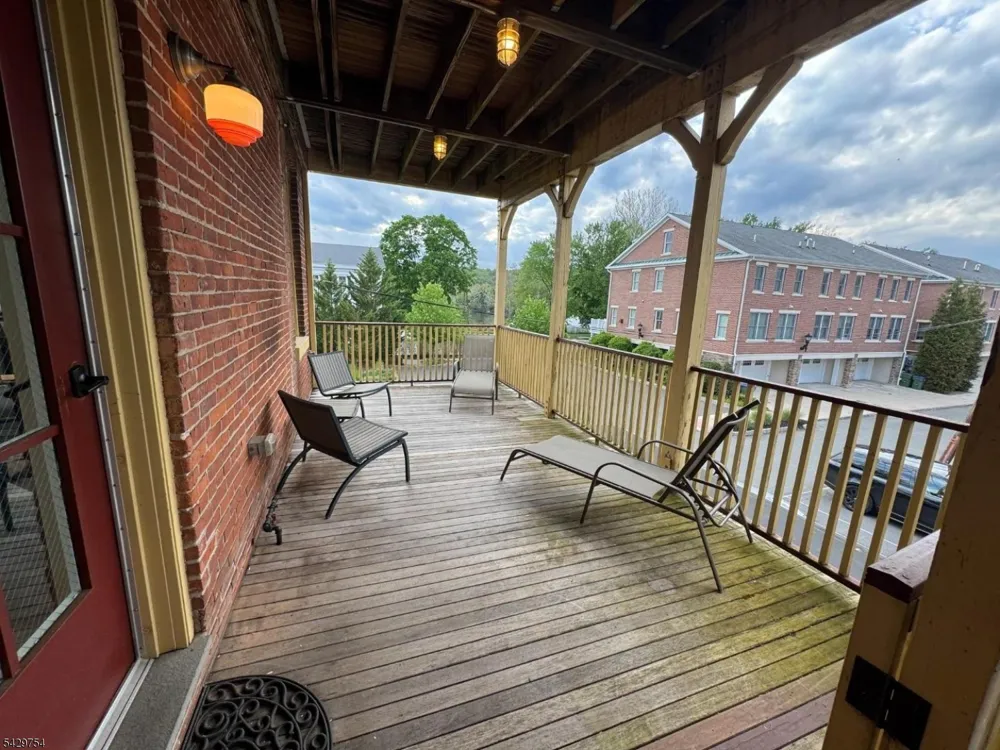 17 Bridge St Frenchtown, NJ 08825