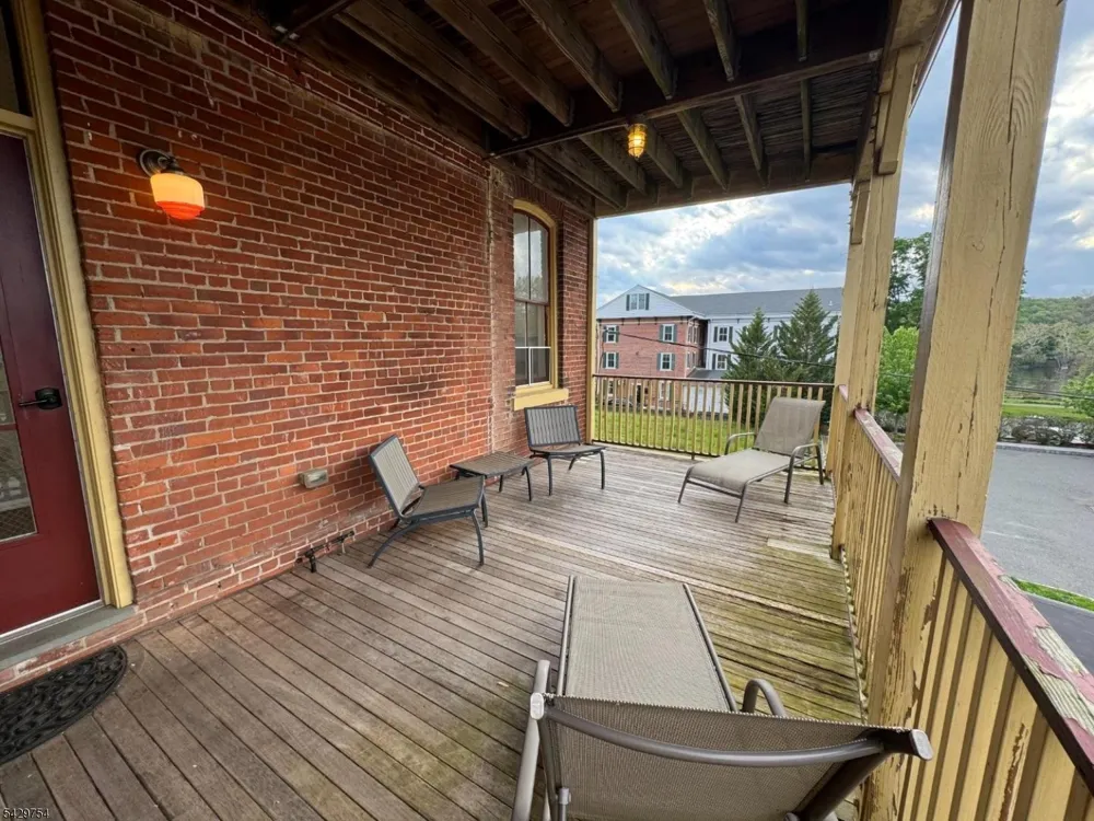17 Bridge St Frenchtown, NJ 08825