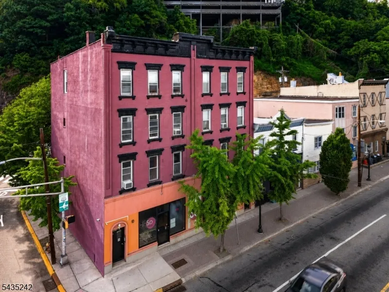 1903 Willow Ave Weehawken, NJ 07086
