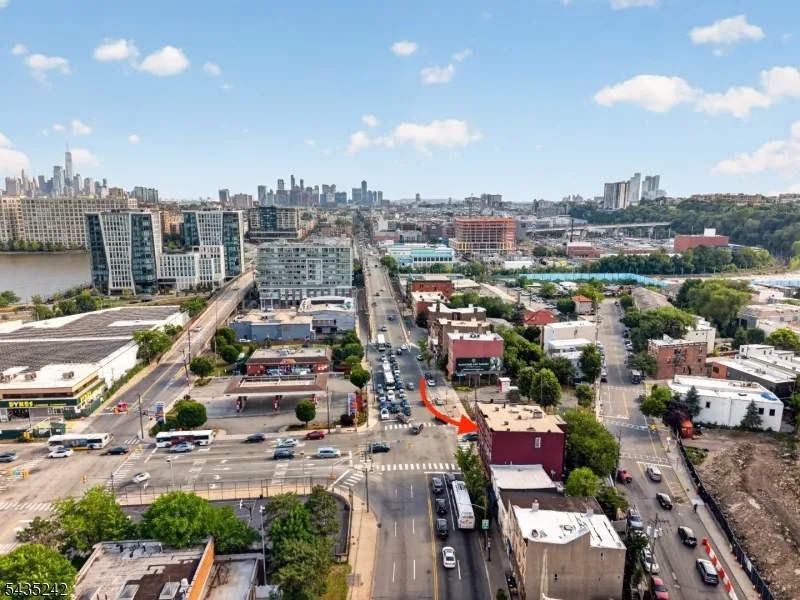 1903 Willow Ave Weehawken, NJ 07086