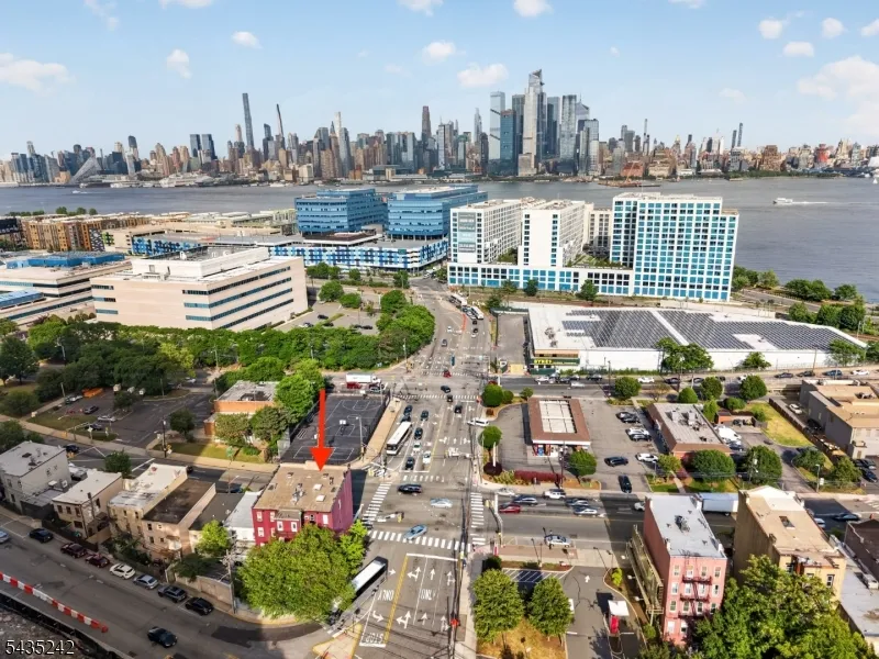 1903 Willow Ave Weehawken, NJ 07086