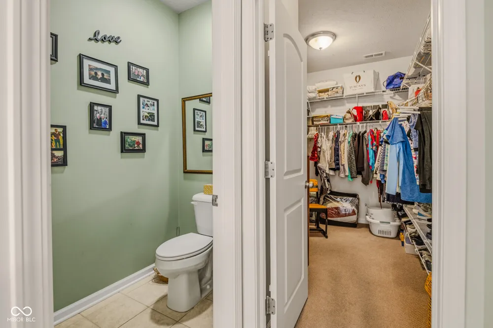 6103 Pelican Lane Columbus, IN 47201