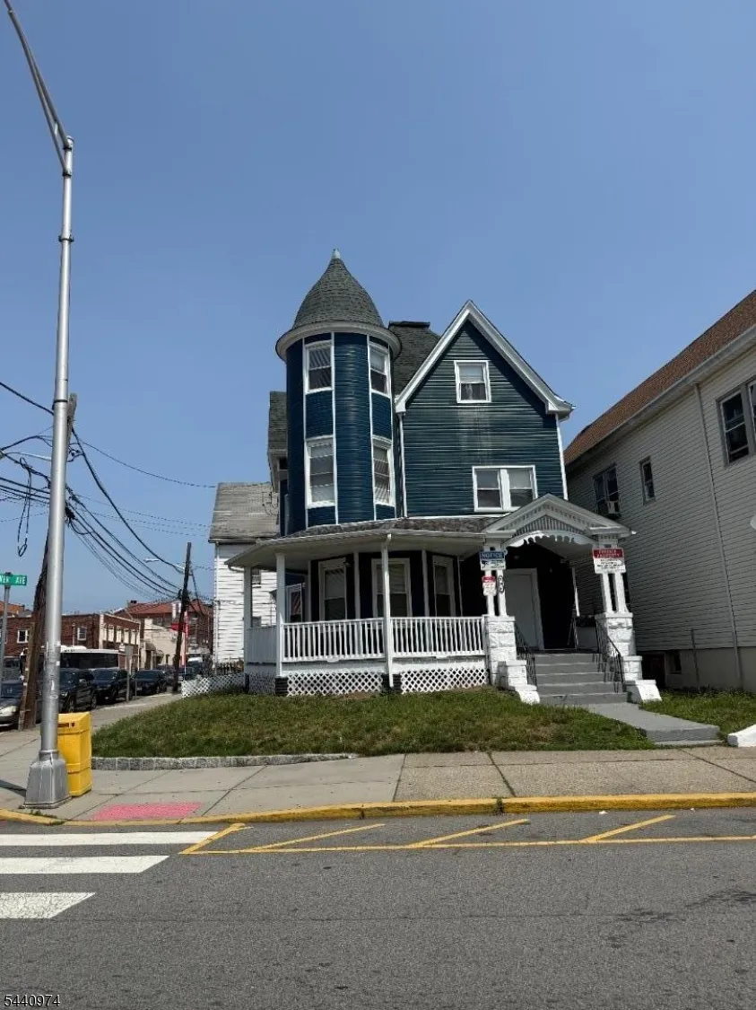196 Madison St Passaic City, NJ 07055