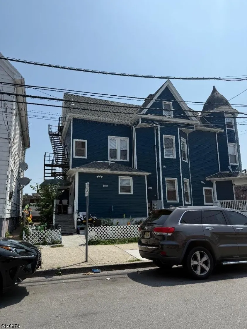 196 Madison St Passaic City, NJ 07055