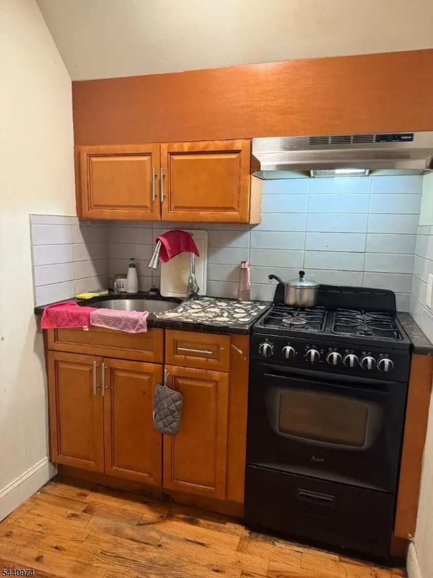 196 Madison St Passaic City, NJ 07055