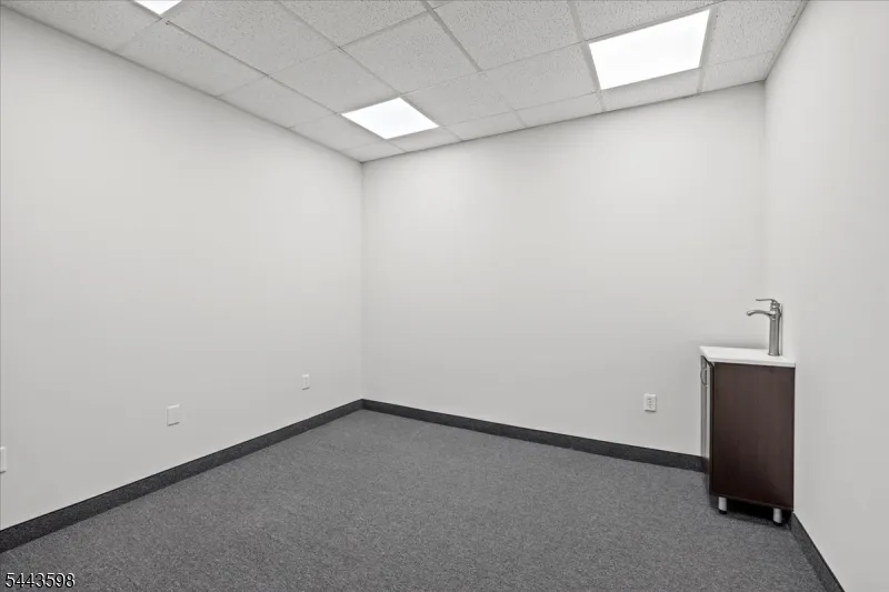59 E Mill Rd Washington, NJ 07853