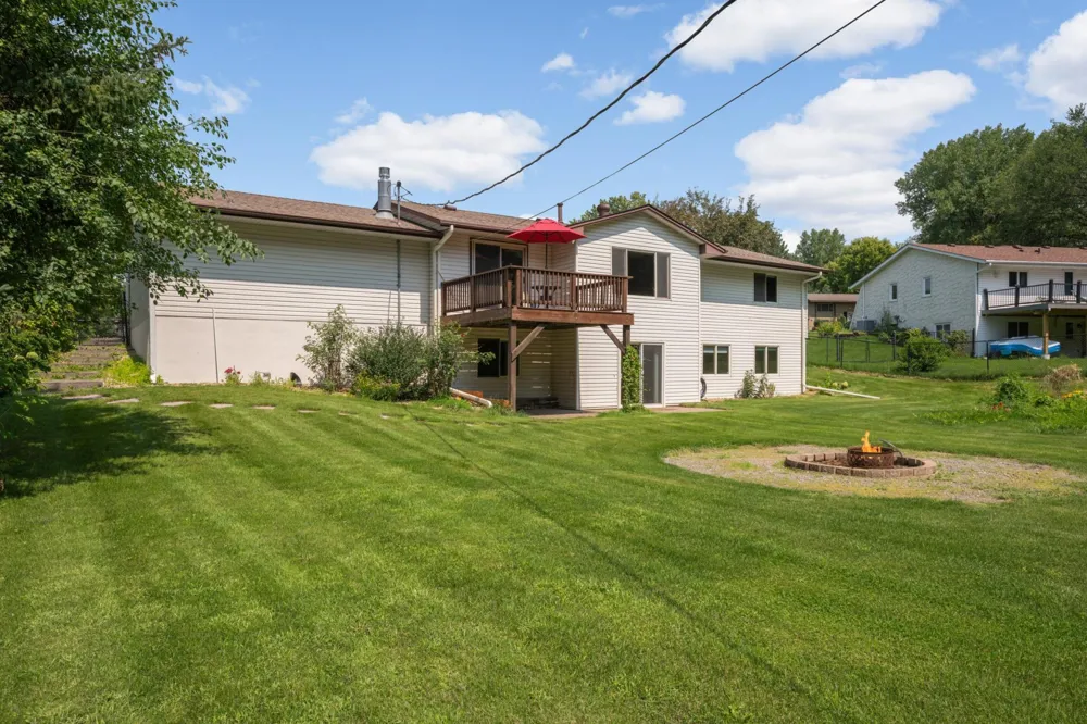 13712 E Wellington Crescent Burnsville, MN 55337
