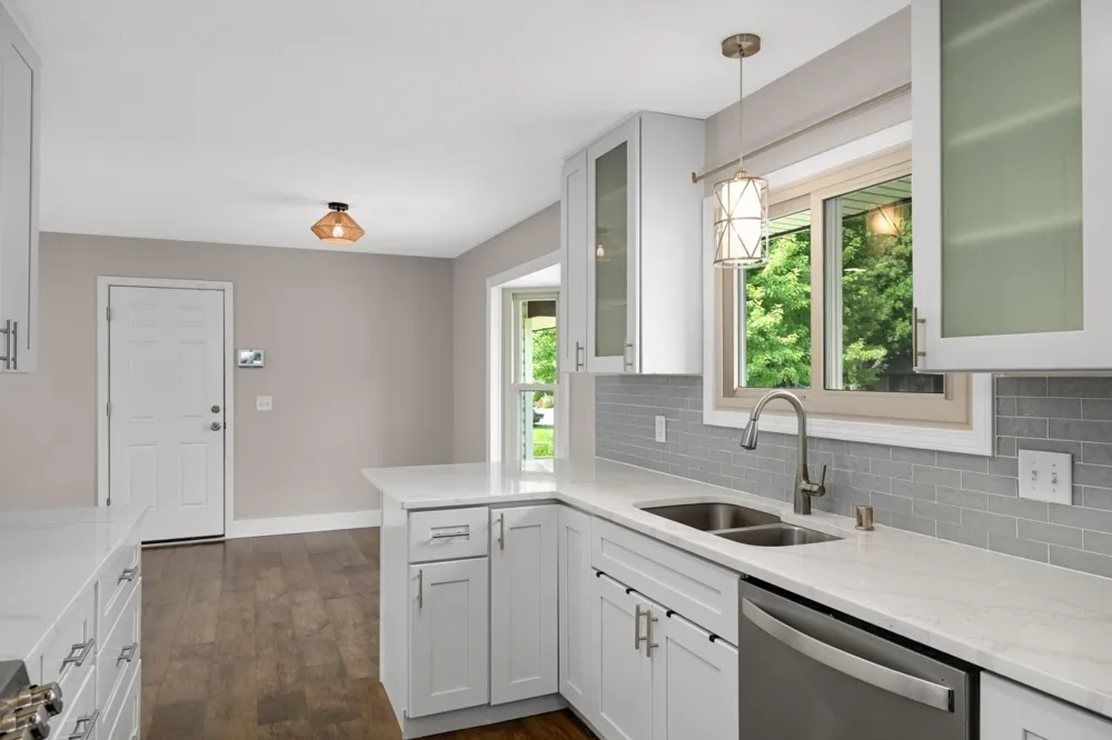 13712 E Wellington Crescent Burnsville, MN 55337