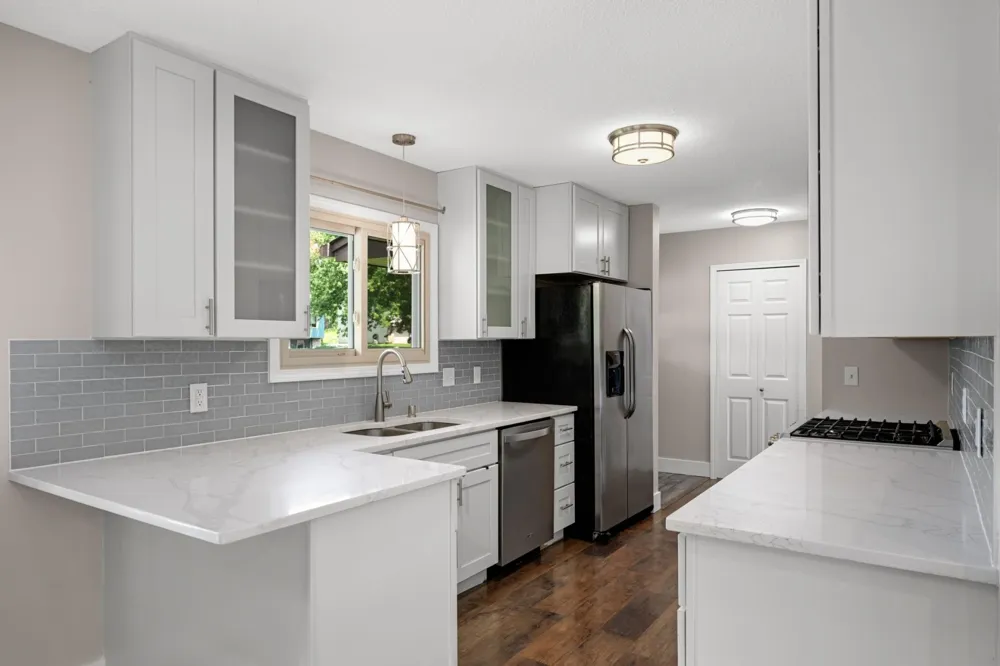 13712 E Wellington Crescent Burnsville, MN 55337