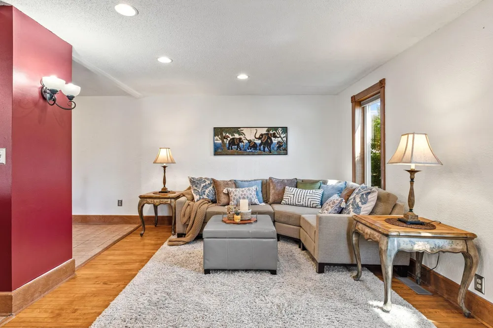 1106 5th Avenue S South Saint Paul, MN 55075