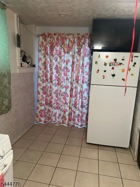 8 3Rd St Passaic City, NJ 07055