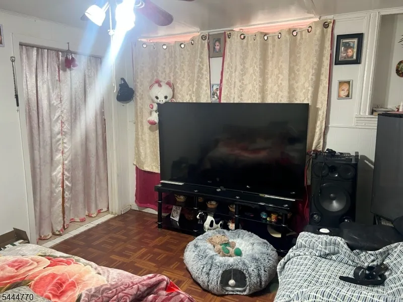 8 3Rd St Passaic City, NJ 07055