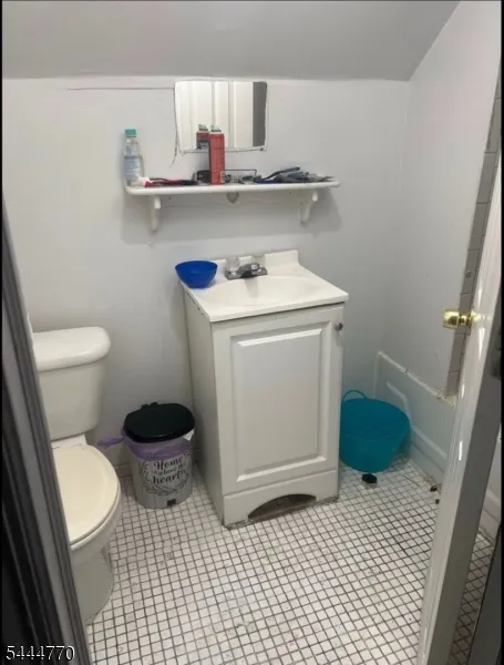8 3Rd St Passaic City, NJ 07055
