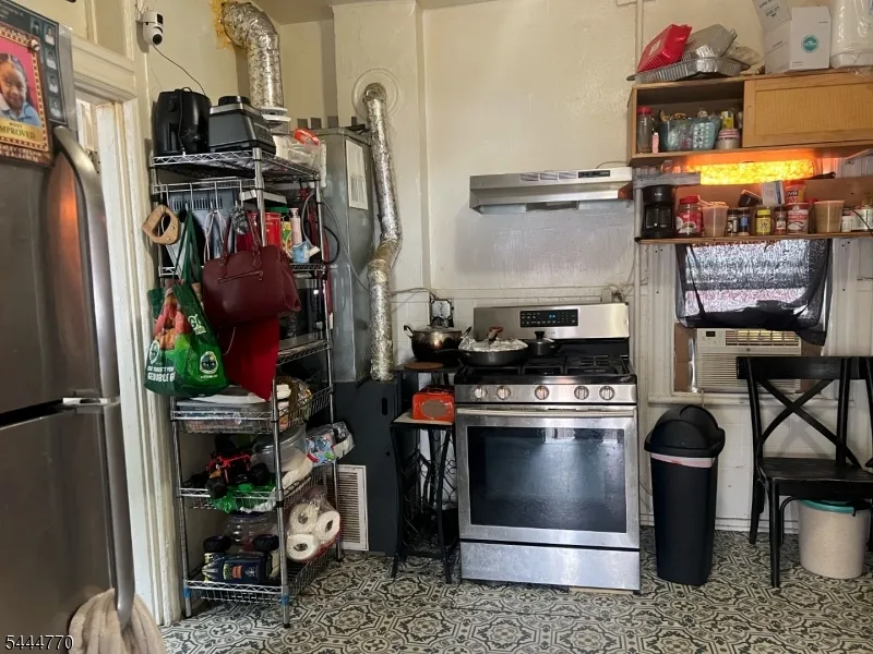 8 3Rd St Passaic City, NJ 07055