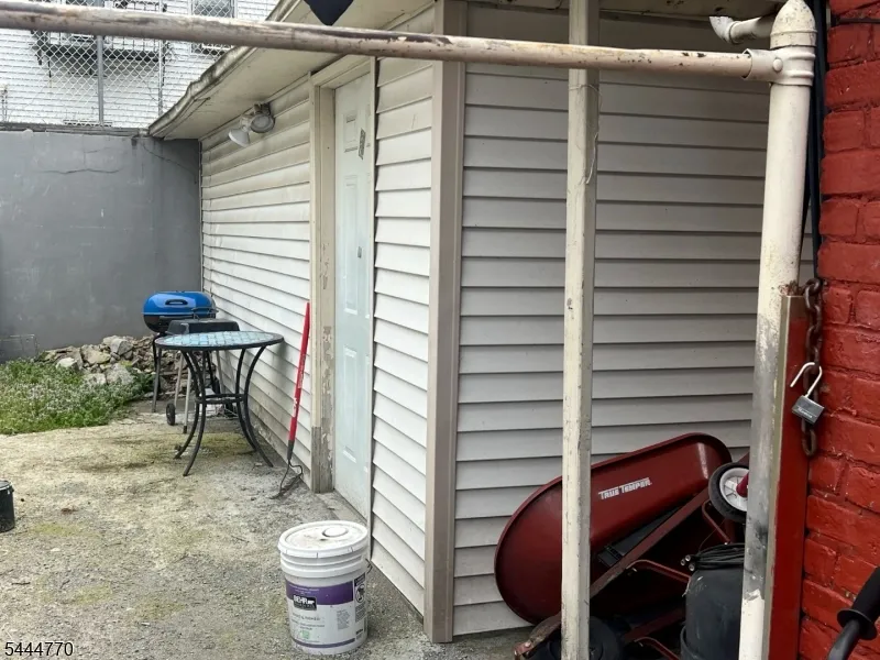 8 3Rd St Passaic City, NJ 07055