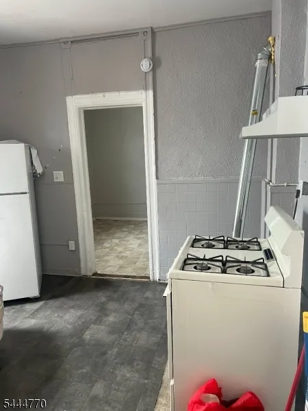 8 3Rd St Passaic City, NJ 07055