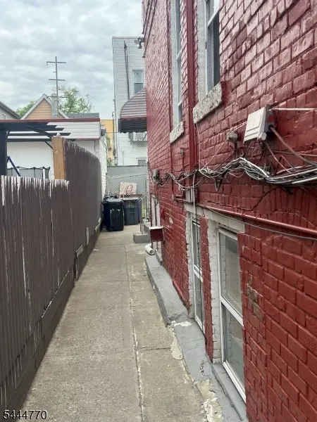 8 3Rd St Passaic City, NJ 07055