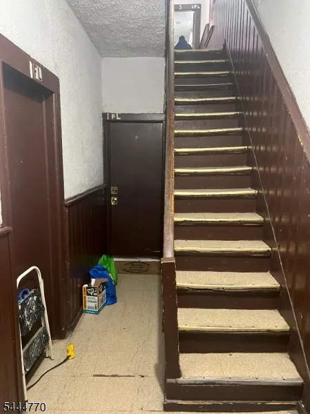 8 3Rd St Passaic City, NJ 07055