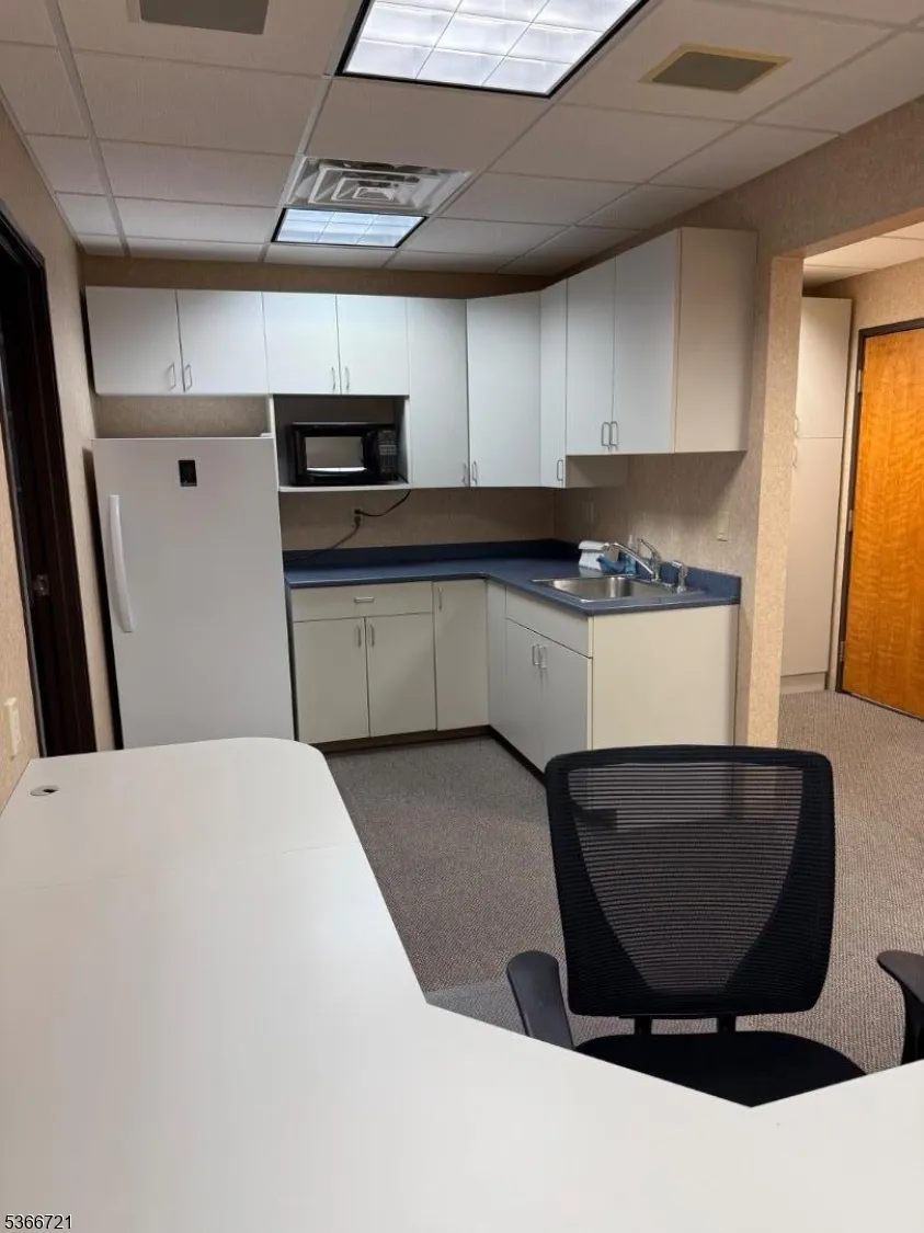 185 FAIRFIELD AVE-UNIT 2A West Caldwell, NJ 07006