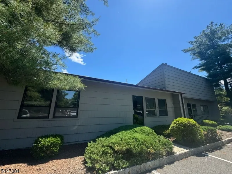 31 P Mountain Blvd Warren, NJ 07059