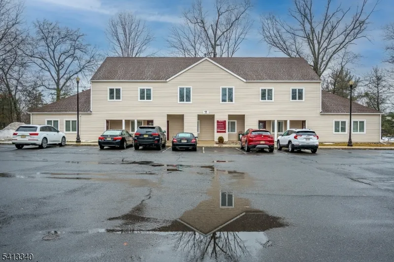 11 Clyde Rd Franklin, NJ 08873