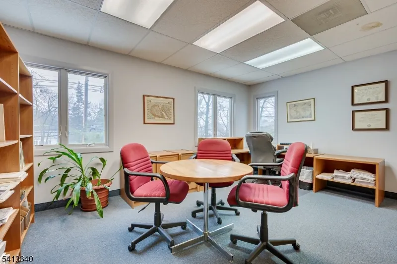 11 Clyde Rd Franklin, NJ 08873