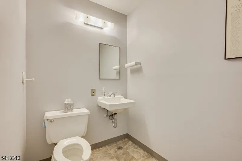 11 Clyde Rd Franklin, NJ 08873